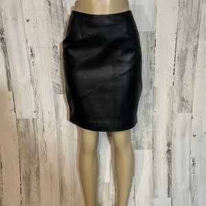 black leather skirt size 6 PELLE STUDIO beautiful unfortunately it didn’t fit me